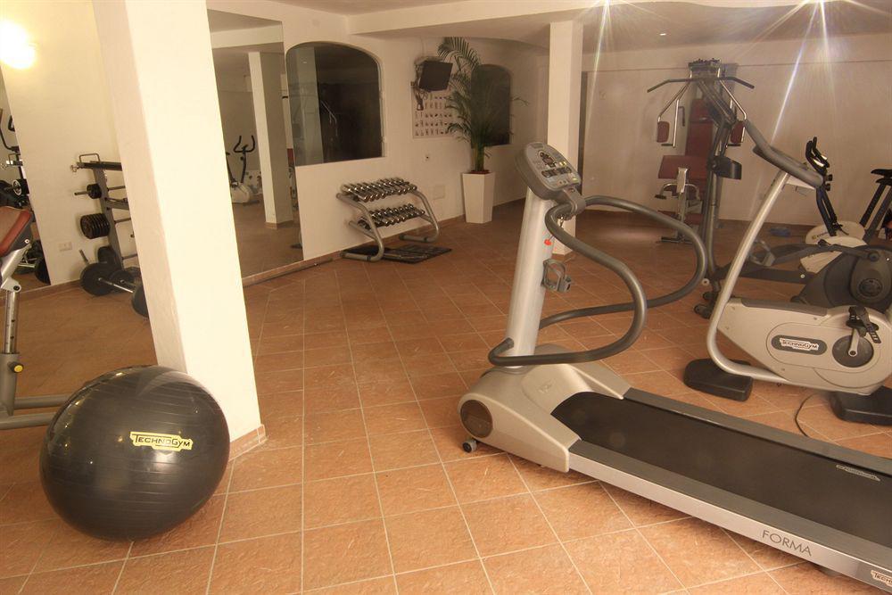 Colonna Resort Country & Sporting Club Порто Черво Екстериор снимка